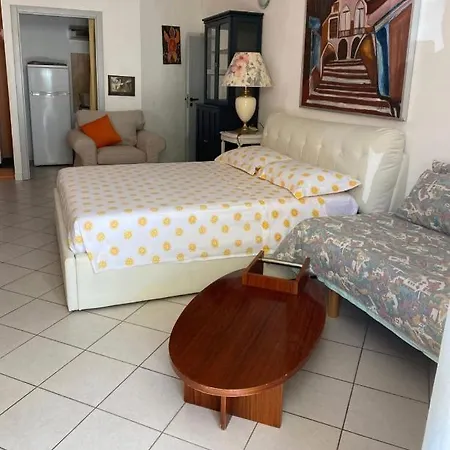 Appartamento Monolocale Corte A Torre Dell Orso 100m Dal Mare